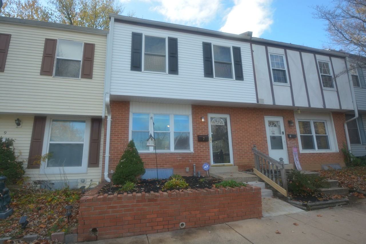 7 Gilbert Ct - Photo 2 of 41
