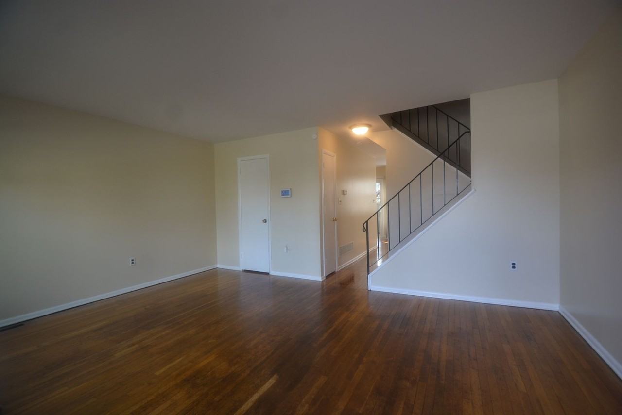 7 Gilbert Ct - Photo 3 of 41