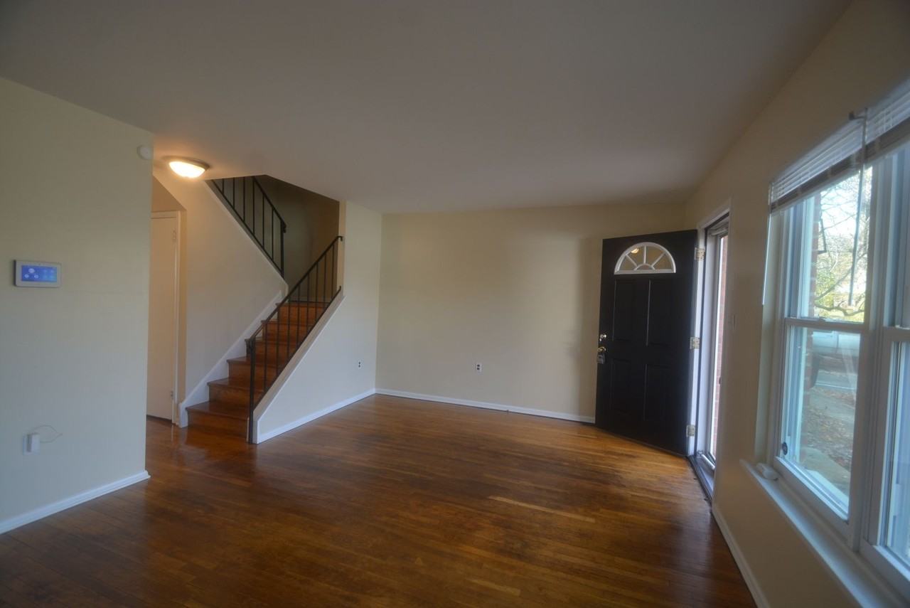 7 Gilbert Ct - Photo 6 of 41
