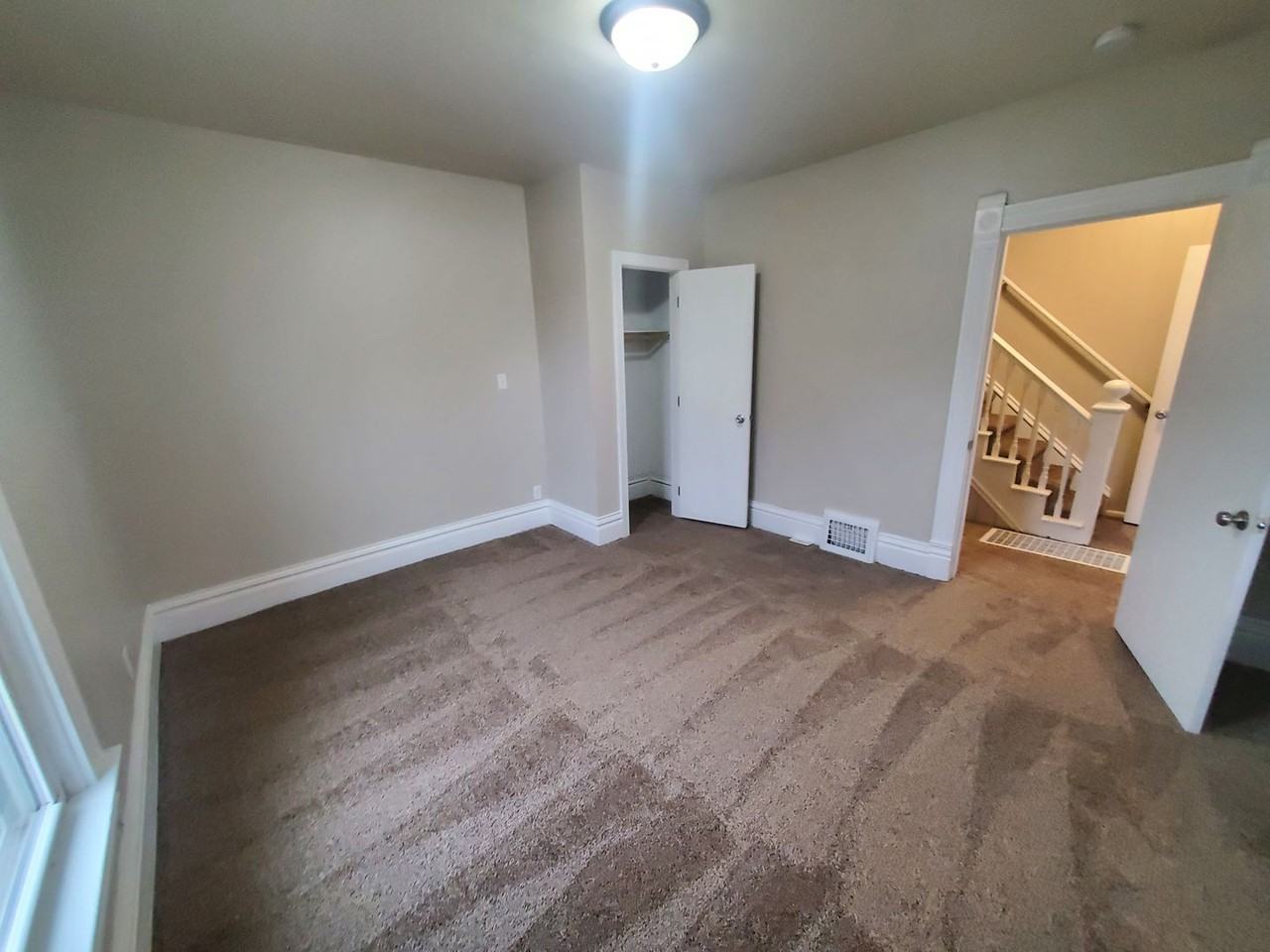 240 E Dunham Ave - Photo 5 of 31