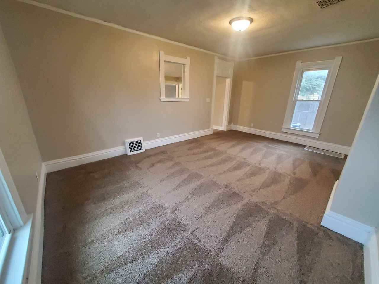 240 E Dunham Ave - Photo 6 of 31