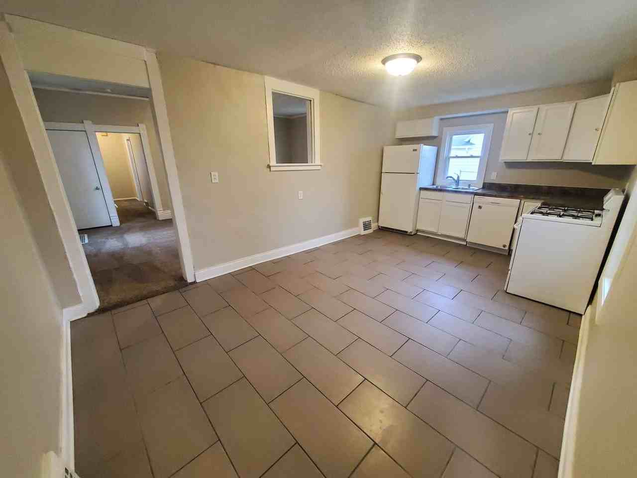 240 E Dunham Ave - Photo 7 of 31