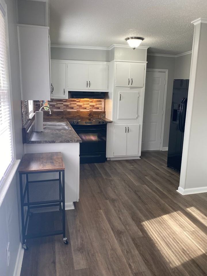 204 E Bay St - Photo 2 of 19