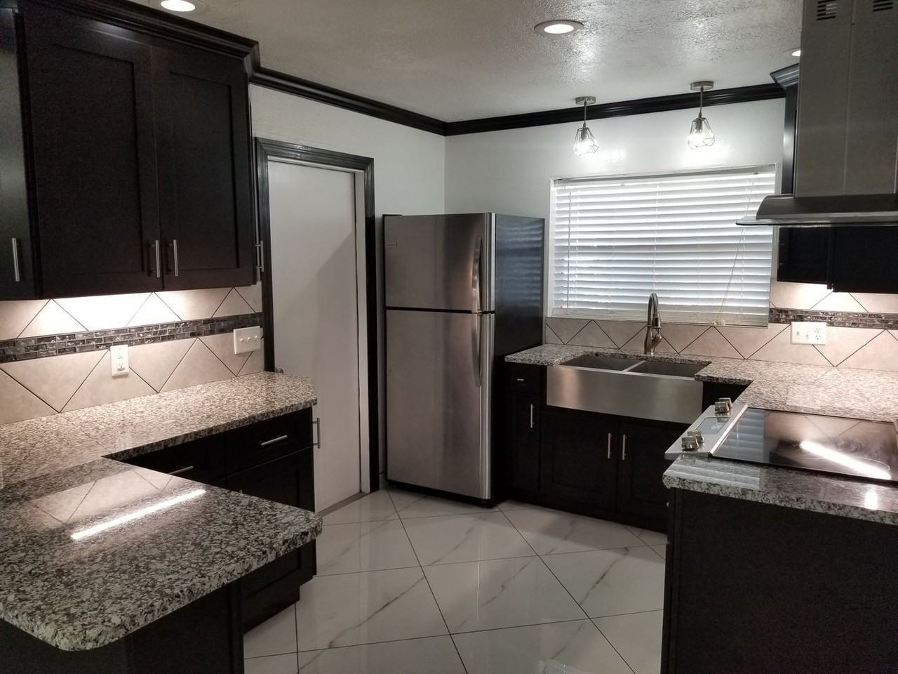 1340 Fairway Ave - Photo 4 of 20