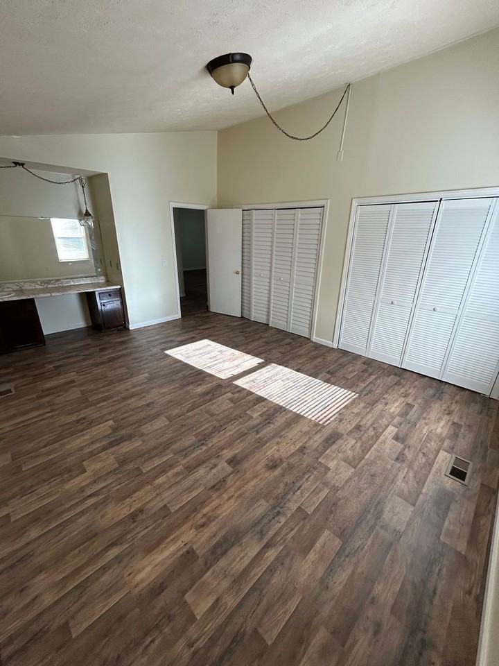 113B Carroll Cir - Photo 5 of 6