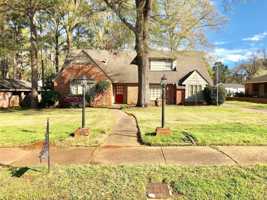 featured image of 2913 Sumter Avenue