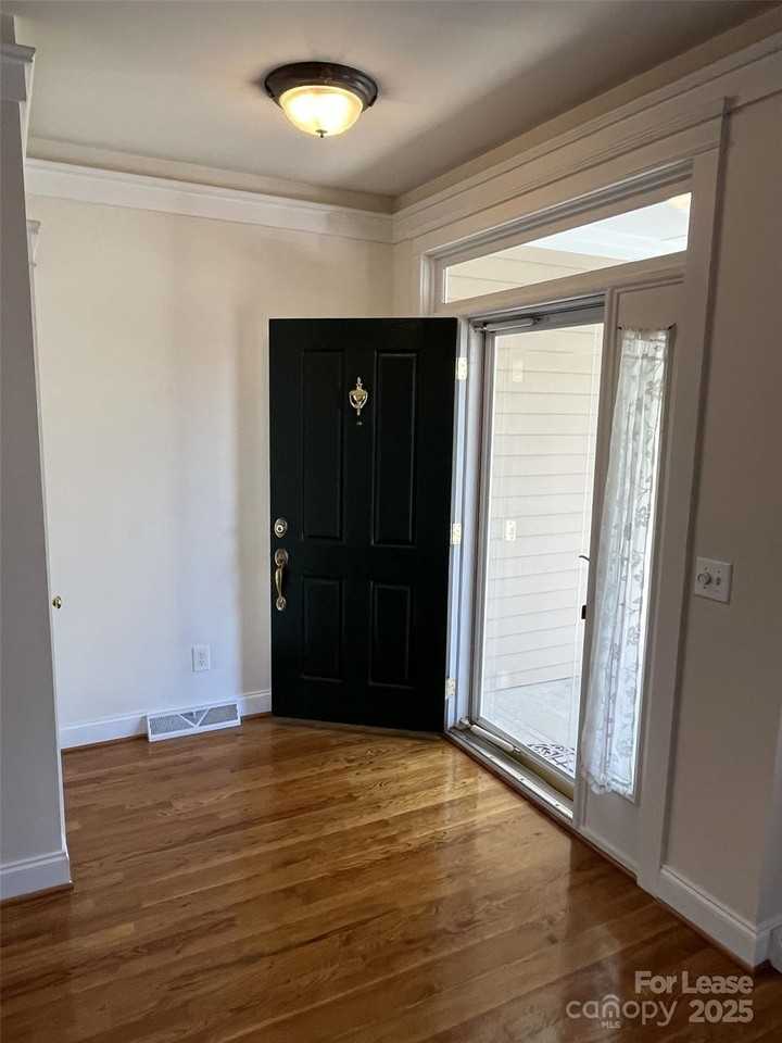 3044 Parker Green Trl - Photo 4 of 32