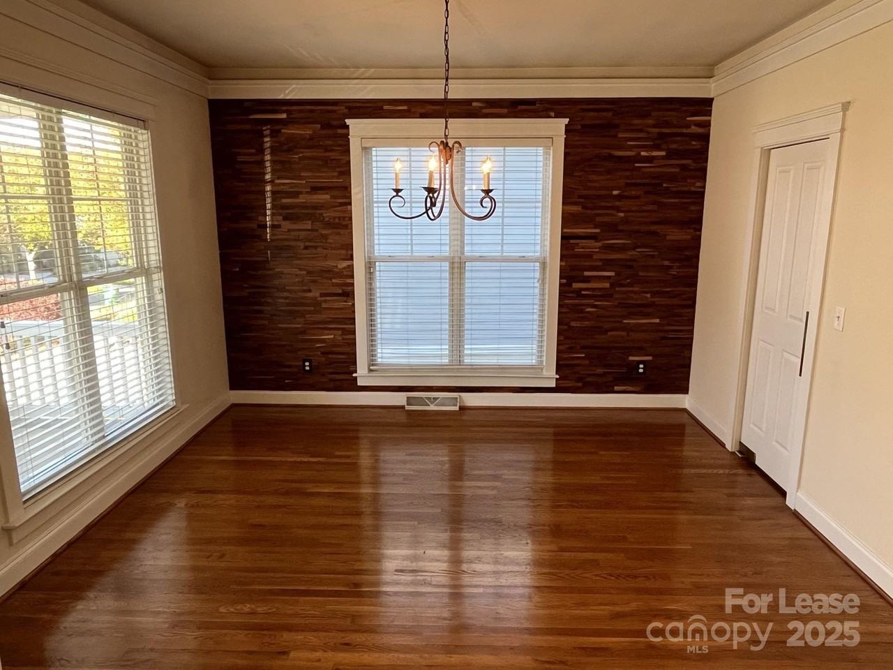 3044 Parker Green Trl - Photo 5 of 32