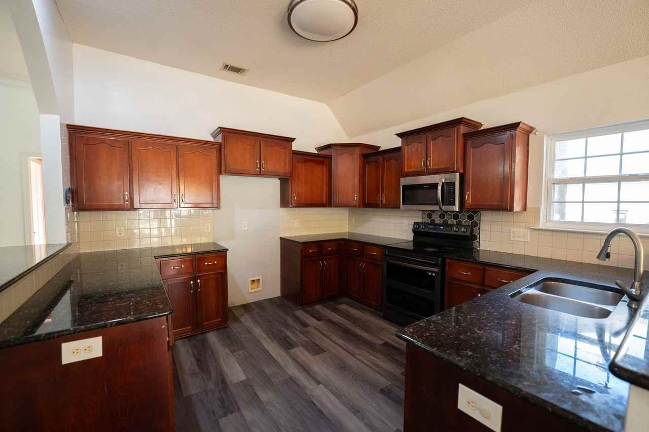 28 Dunnoman Dr - Photo 7 of 26