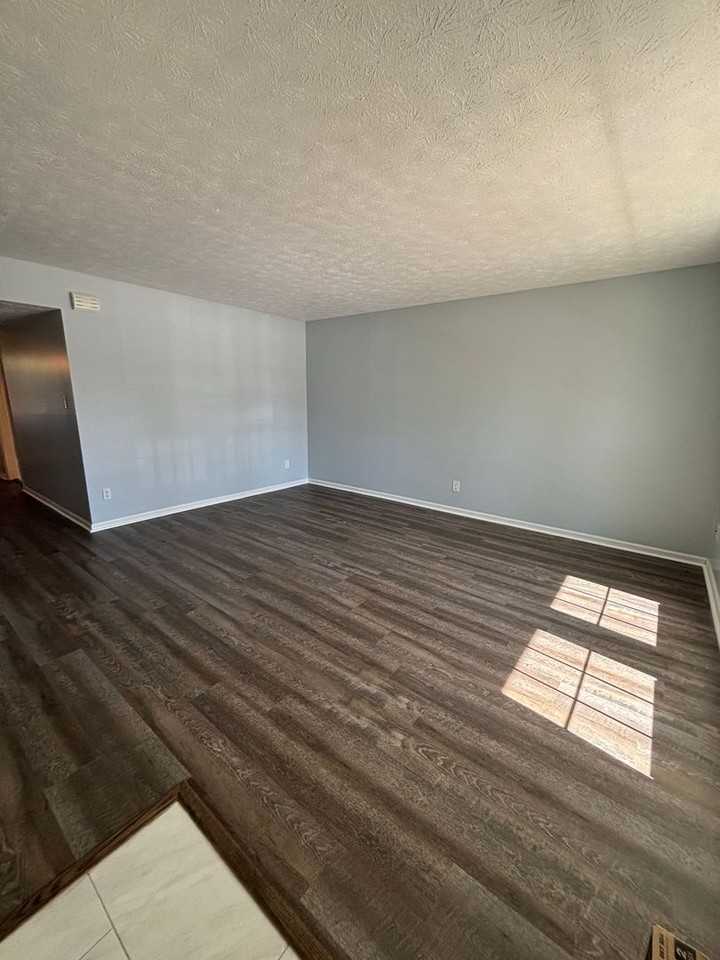 119 Sterling Ct - Photo 2 of 27