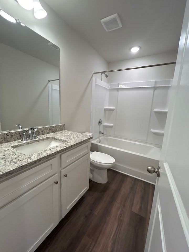 2206 Chant St - Photo 4 of 24