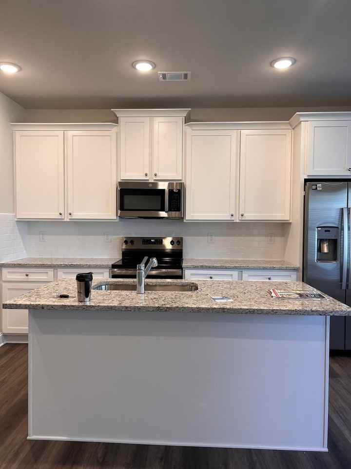 2206 Chant St - Photo 5 of 24