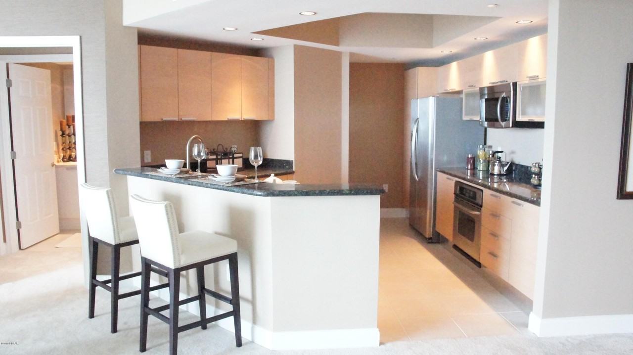 231 Riverside Drive #1605-1 - Photo 5 of 30