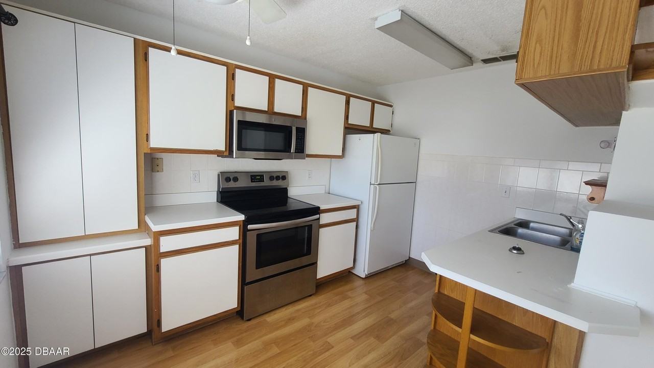 1601 Big Tree Road #1206 - Photo 4 of 14