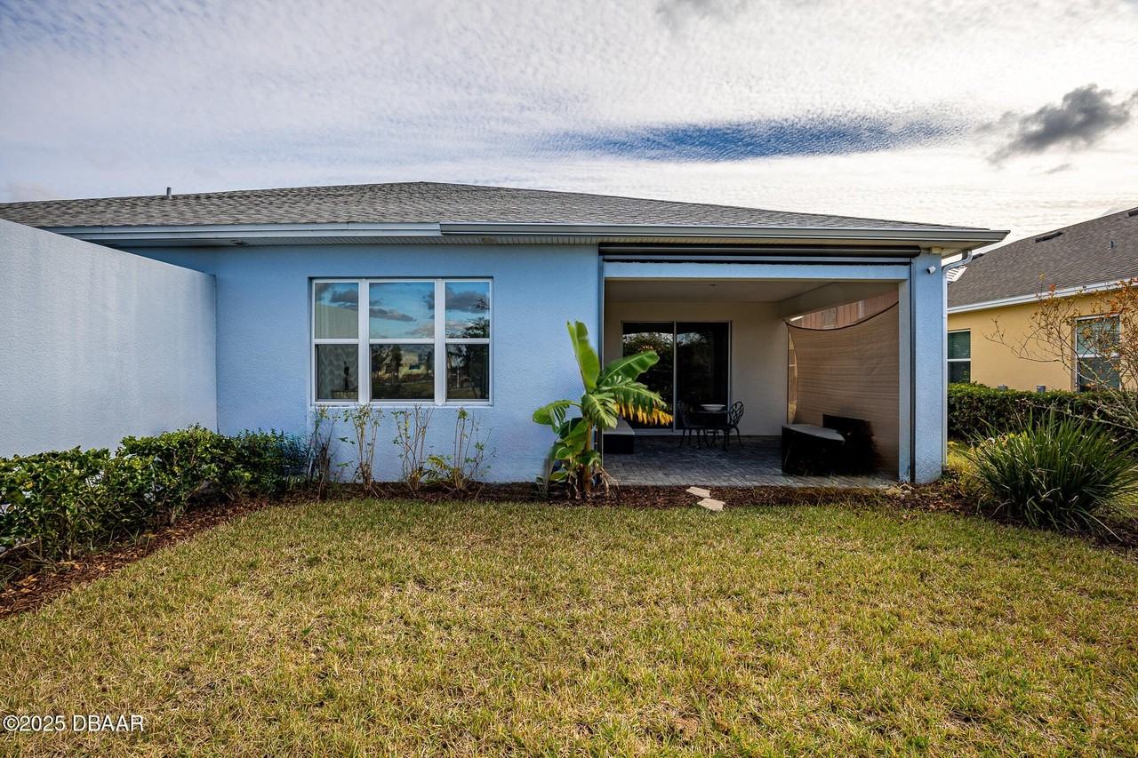 261 Island Breeze Ave - Photo 5 of 50