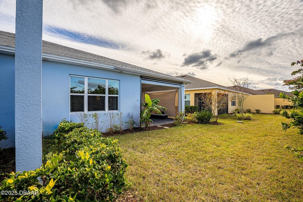 261 Island Breeze Ave - Photo 6 of 50