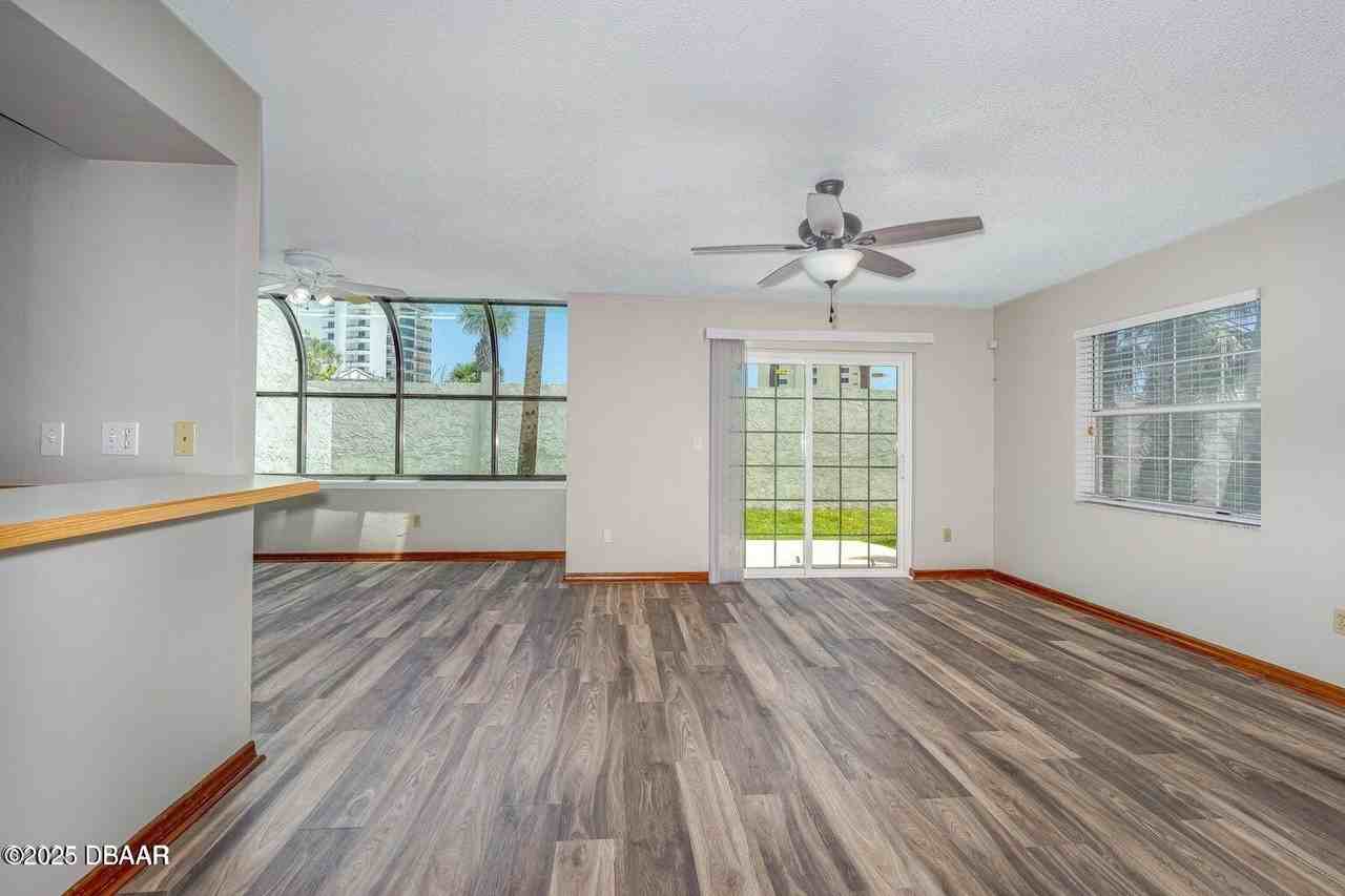 200 Florida Shores Blvd - Photo 7 of 35