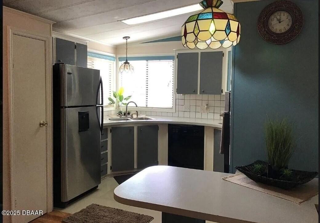 340 Windsor Dr - Photo 7 of 19