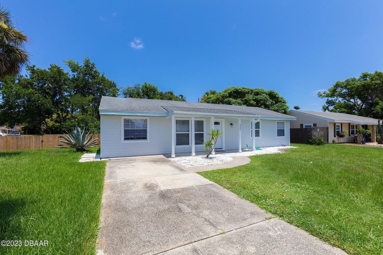 489 Wiltshire Boulevard - Photo 3 of 40