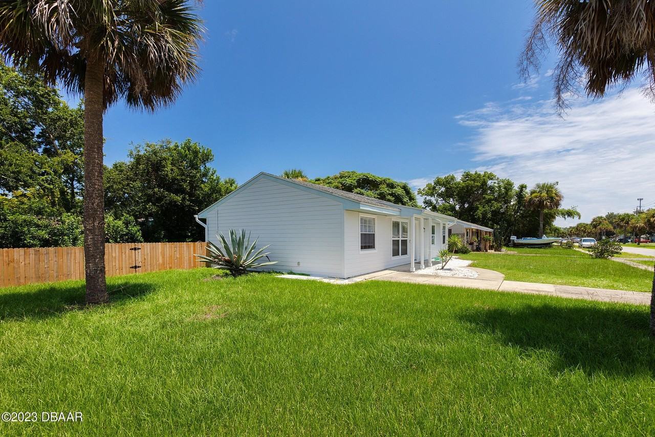 489 Wiltshire Boulevard - Photo 4 of 40