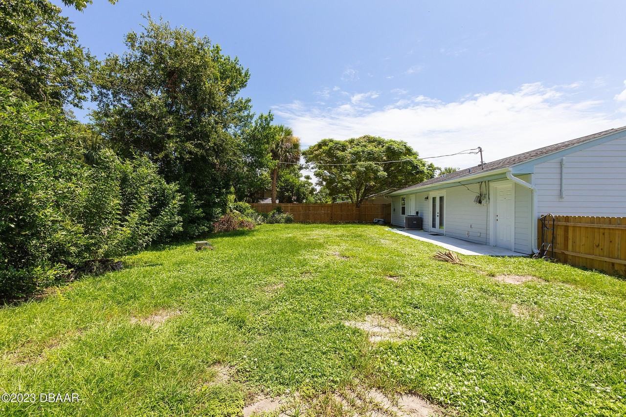 489 Wiltshire Boulevard - Photo 6 of 40