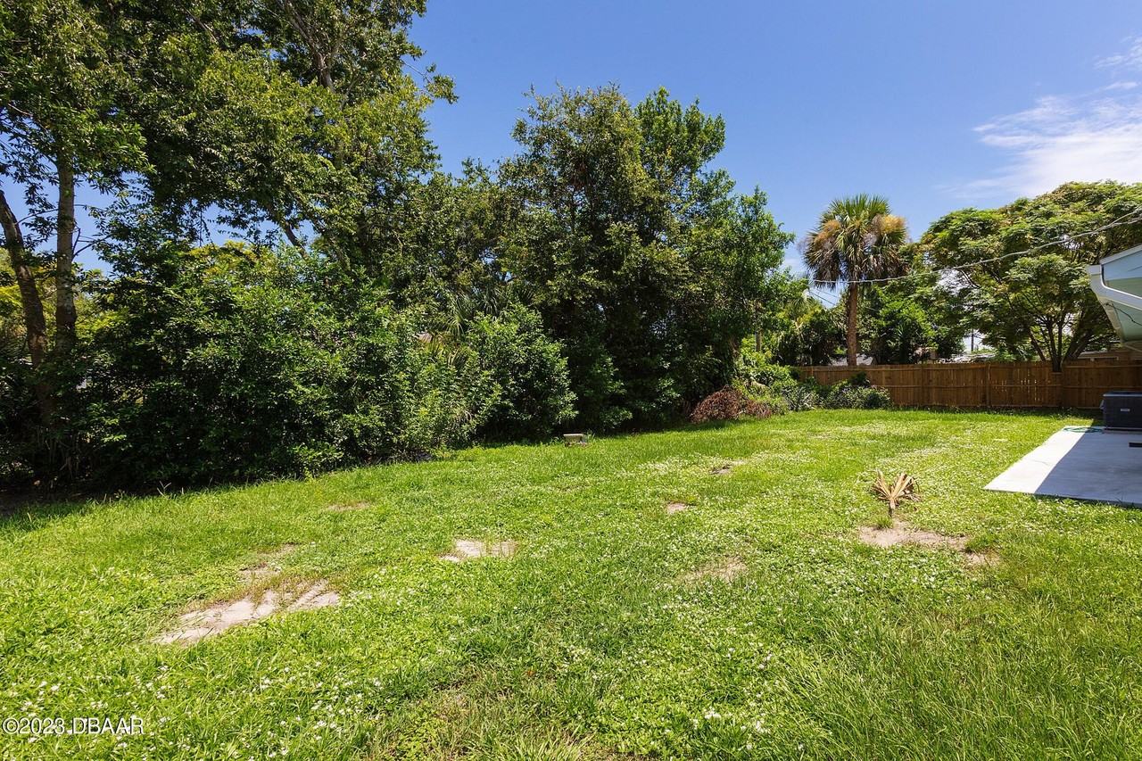 489 Wiltshire Boulevard - Photo 7 of 40