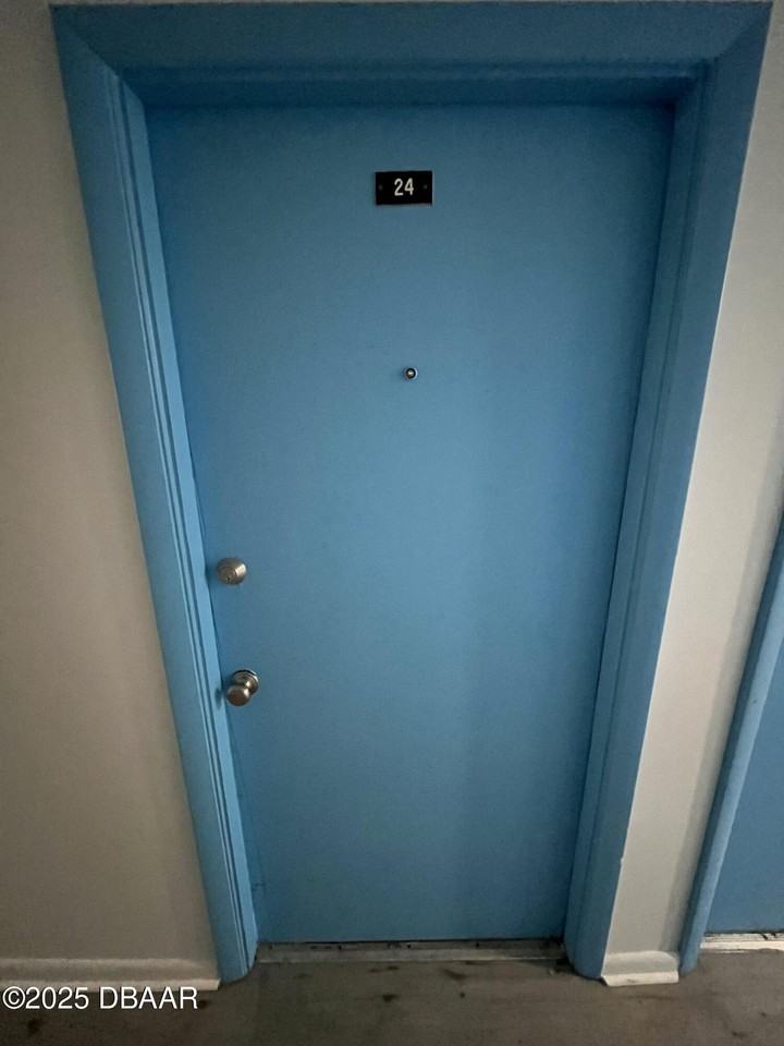 1850 South Park Avenue #A24 - Photo 2 of 9