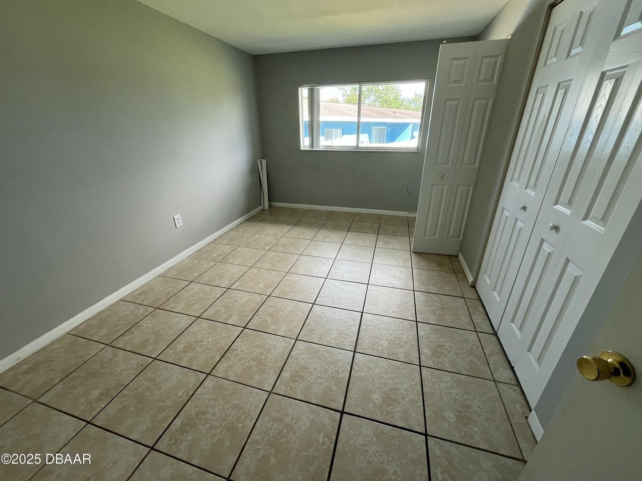 1850 South Park Avenue #A24 - Photo 6 of 9