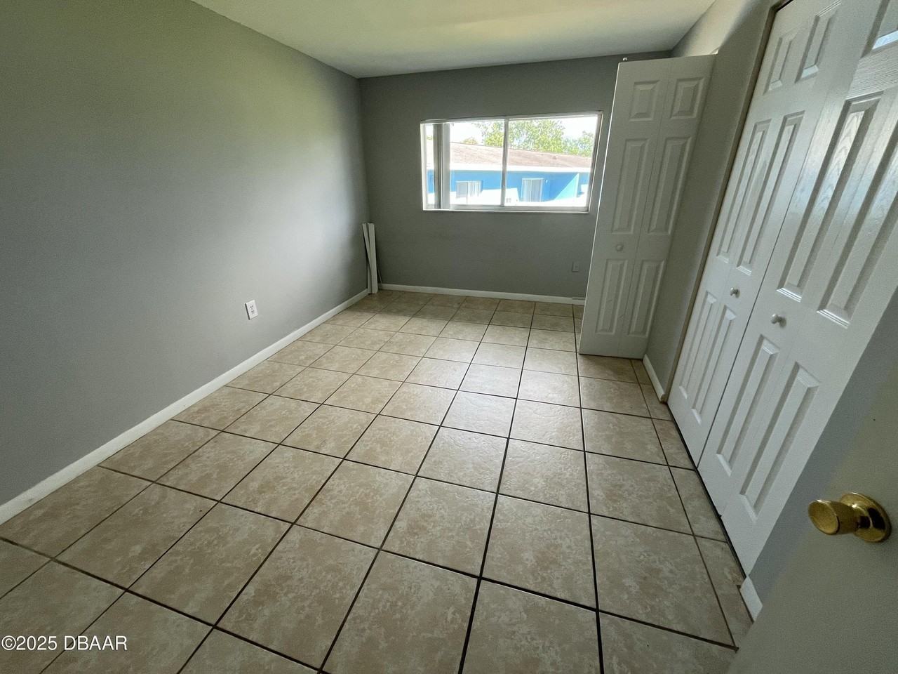 1850 South Park Avenue #A24 - Photo 7 of 9