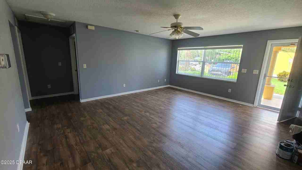 247 College Park Dr - Photo 3 of 11