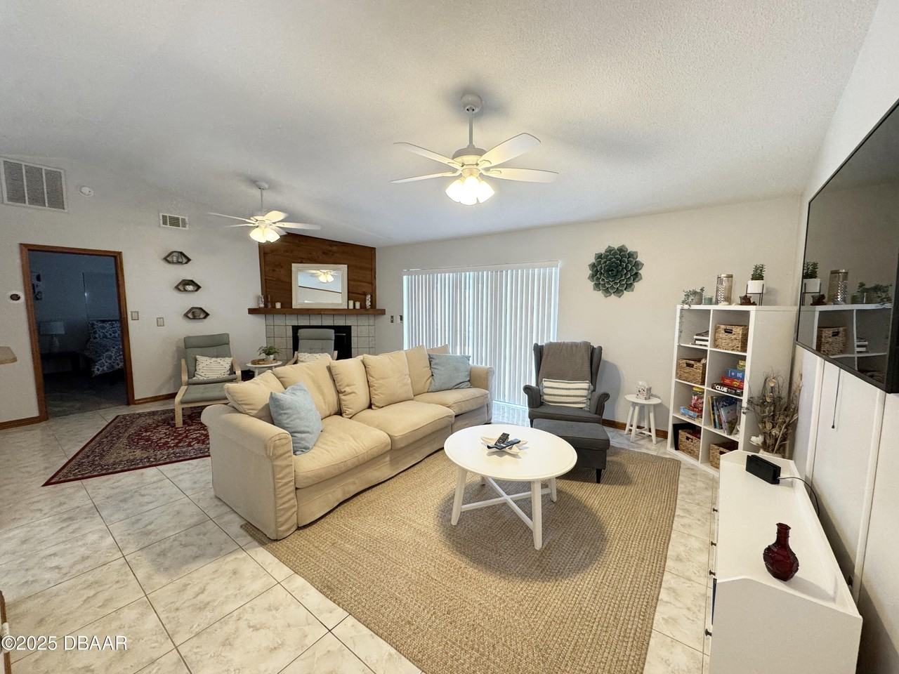 54 Capistrano Drive - Photo 4 of 17