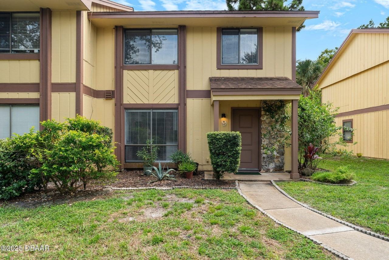 9 Lakewood Park Dr - Photo 2 of 24