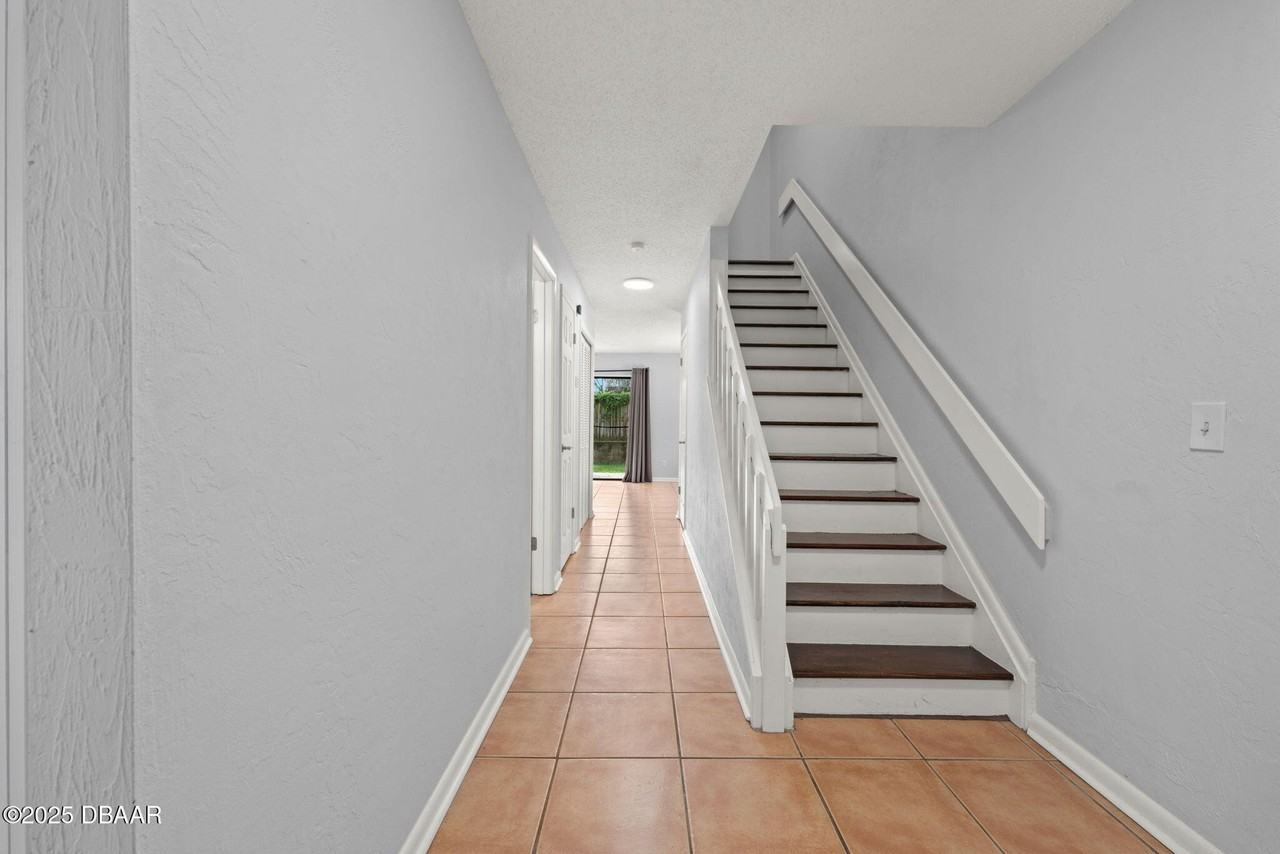 9 Lakewood Park Dr - Photo 6 of 24