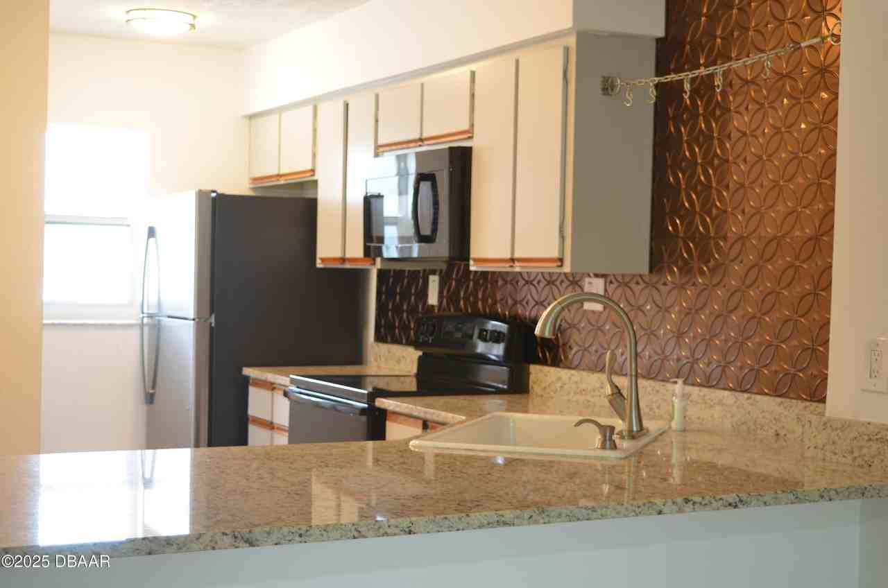 175 Yorktowne Drive #3 - Photo 5 of 36