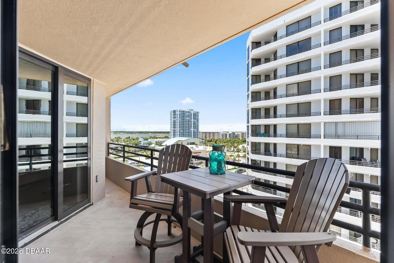 3023 S Atlantic Ave Apt 702 #702 - Photo 5 of 24