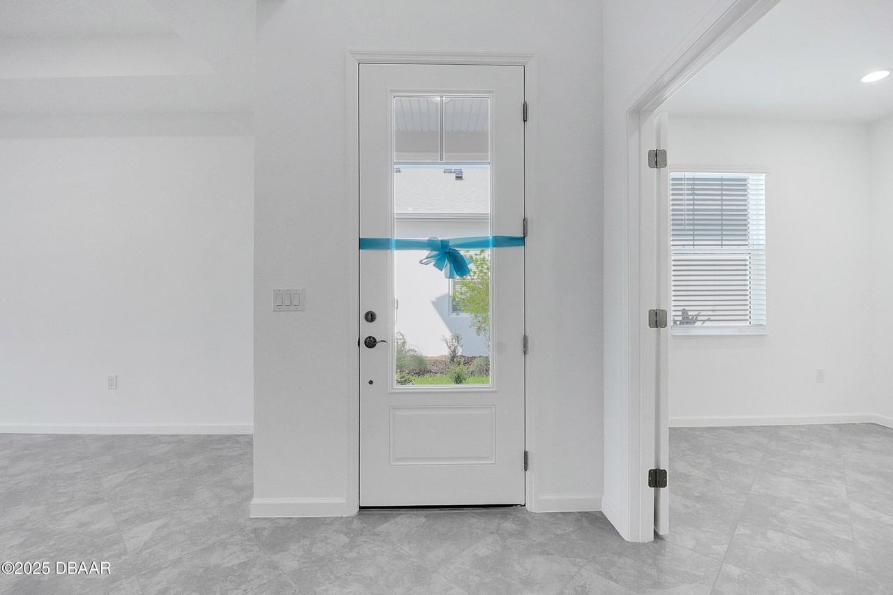 215 Summertime Pl - Photo 4 of 50