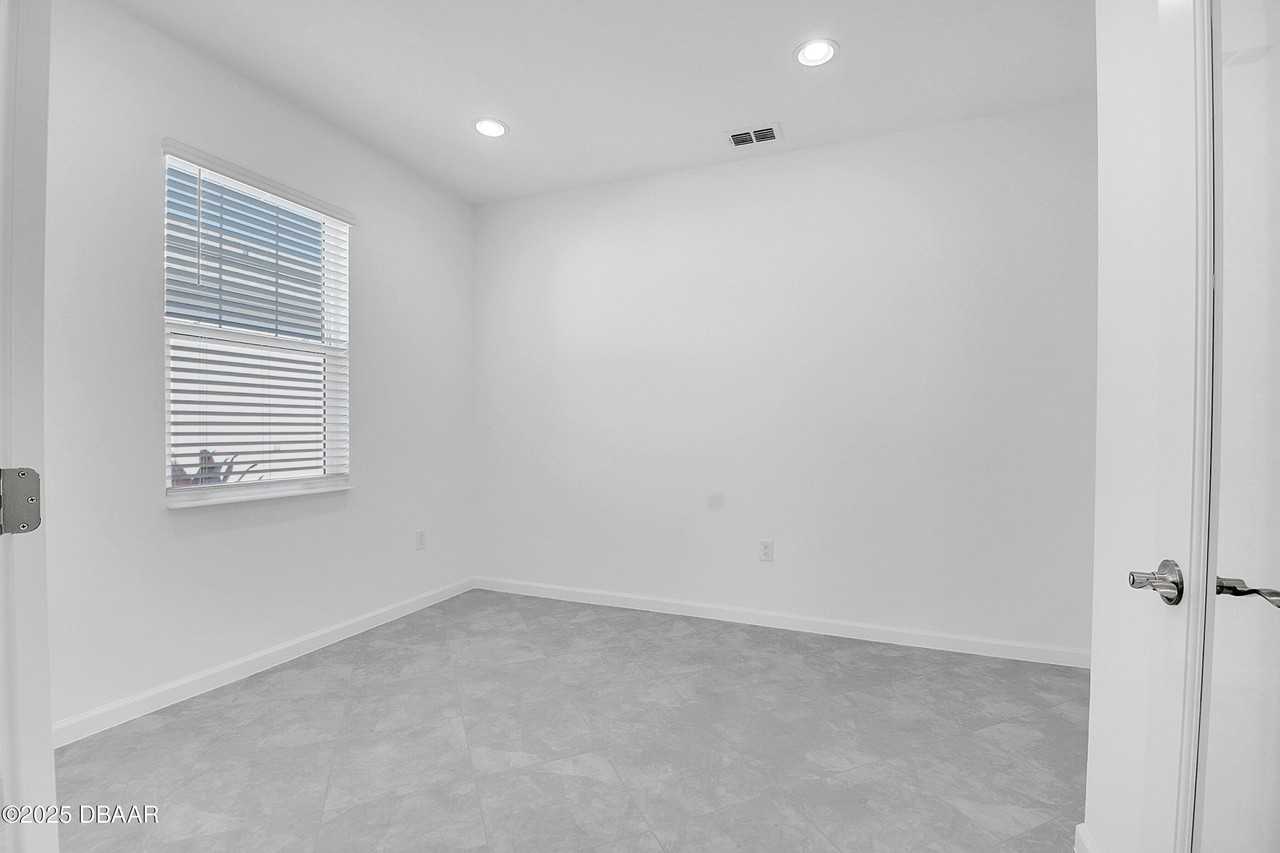 215 Summertime Pl - Photo 7 of 50