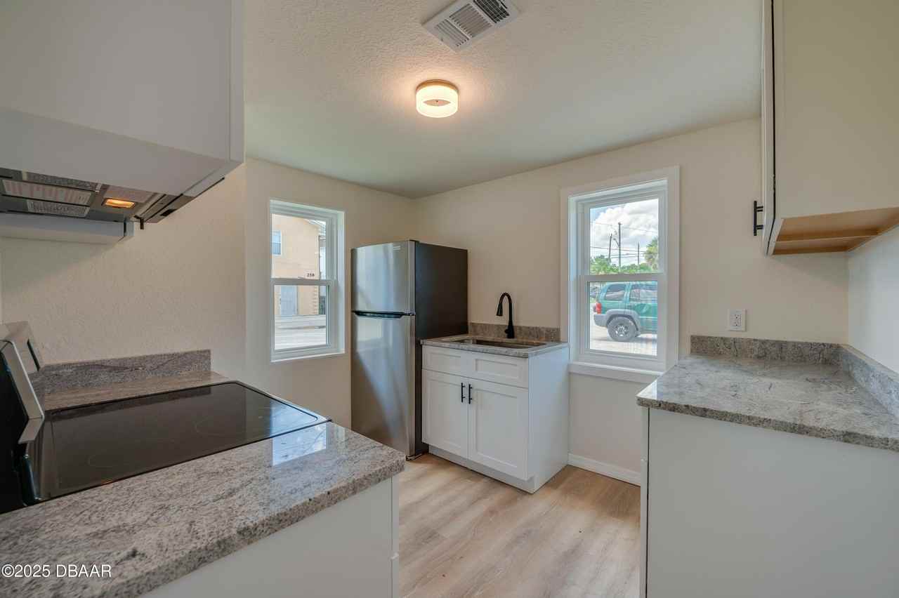 259 Jefferson St Apt 1 #1 - Photo 7 of 11