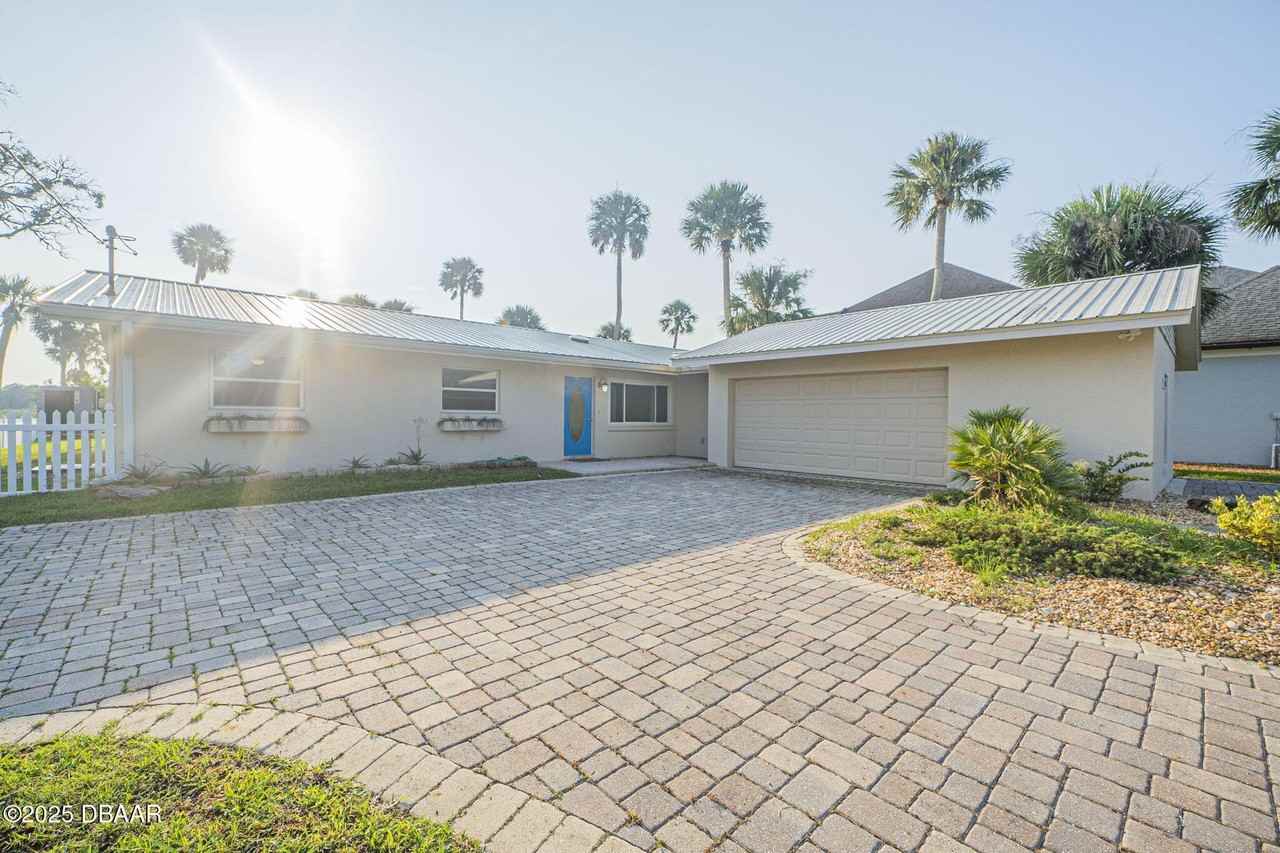 450 Lambert Ave - Photo 4 of 47