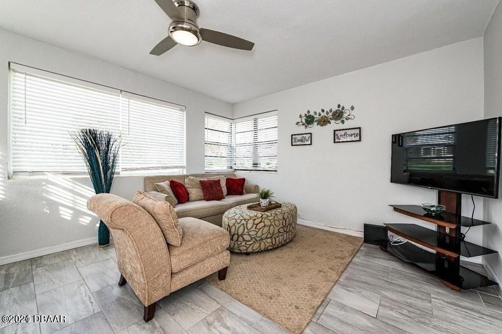 828 N Grandview Ave Apt 1 #1 - Photo 7 of 17