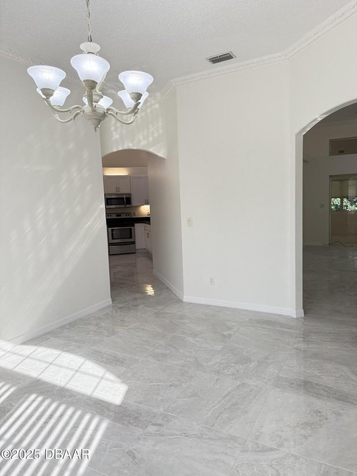 3727 Sunrise Oaks Dr - Photo 5 of 28