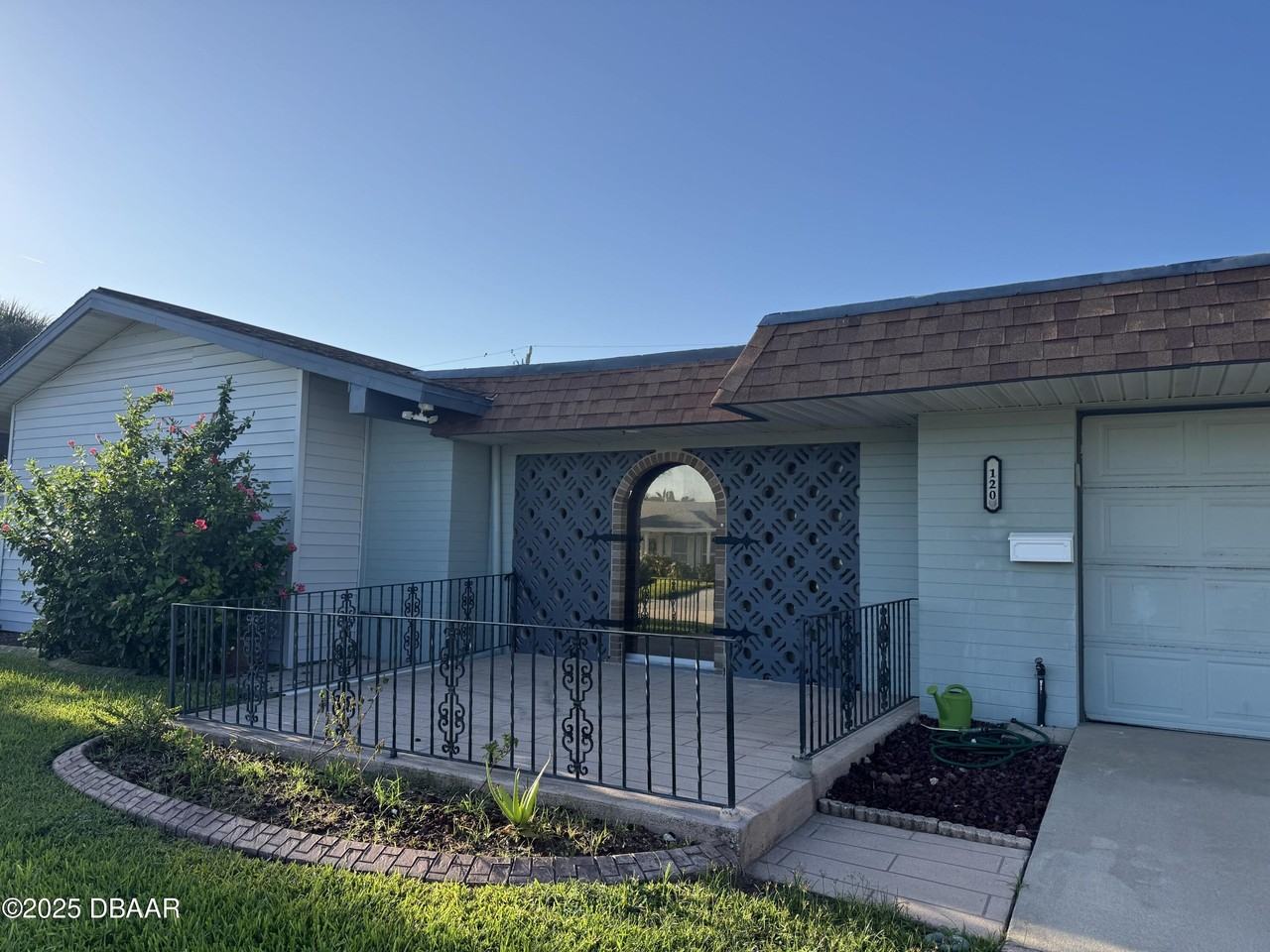 120 Ocean Grove Drive - Photo 2 of 30