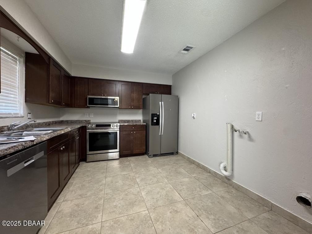 301 Cavanah Drive - Photo 7 of 15