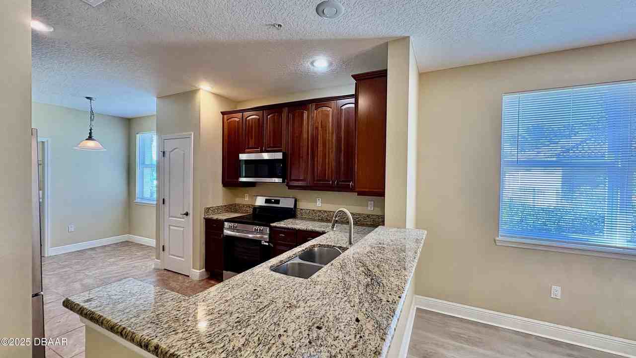 115 115 S Riverview Bend S unit: S #S - Photo 5 of 37