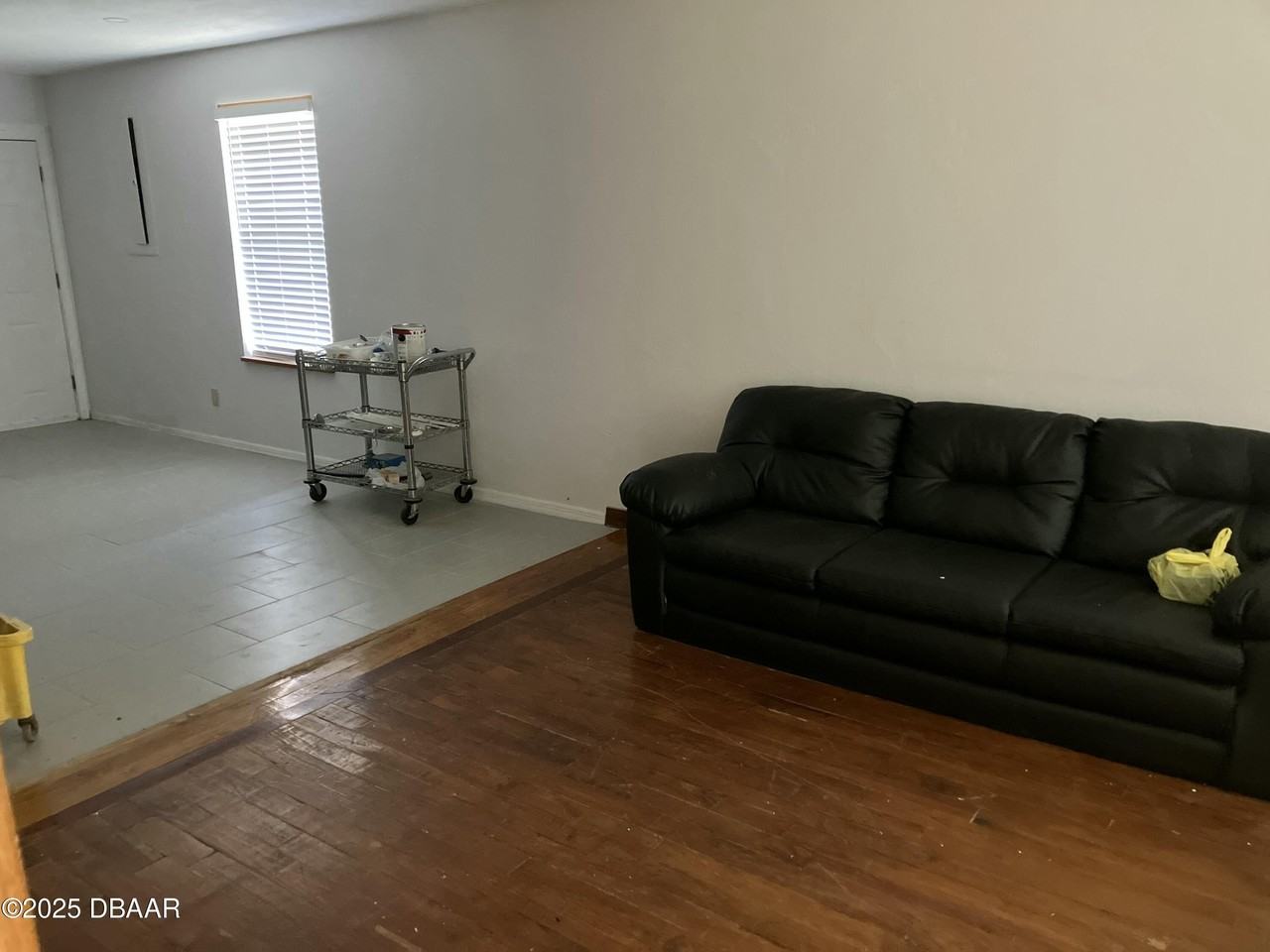 411 Pleasant St - Photo 3 of 9