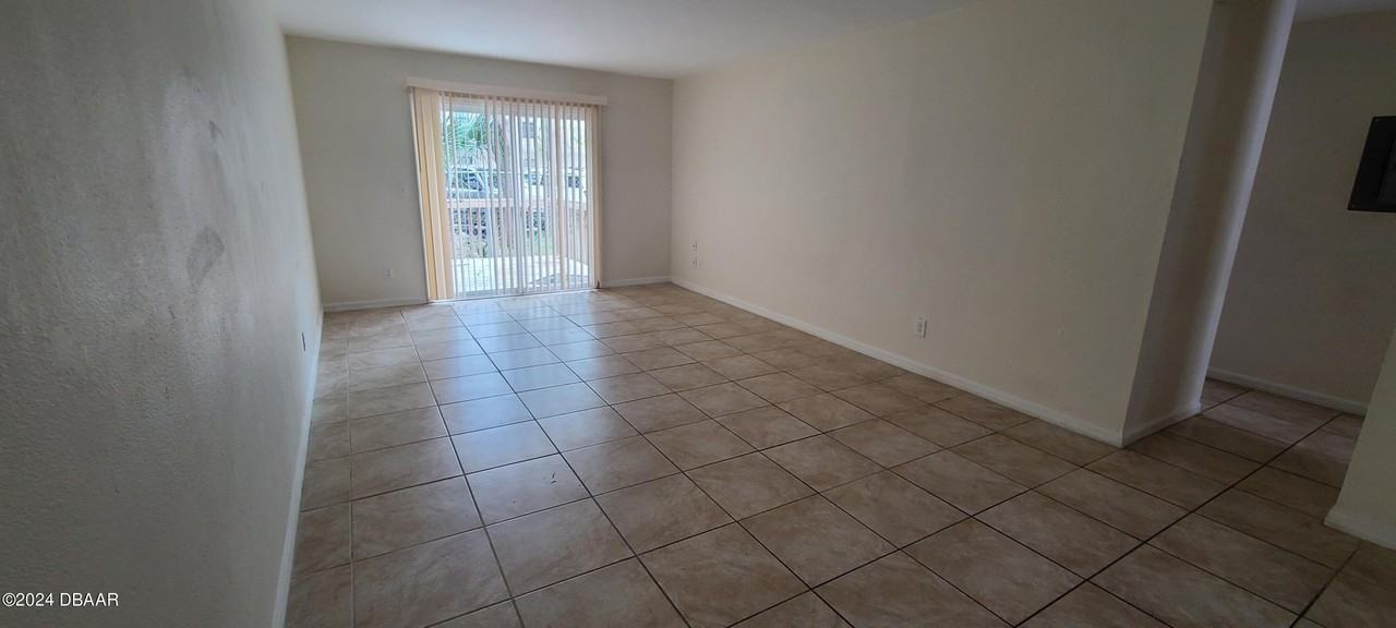 1030 4th St Apt 3 #3 - Photo 2 of 10