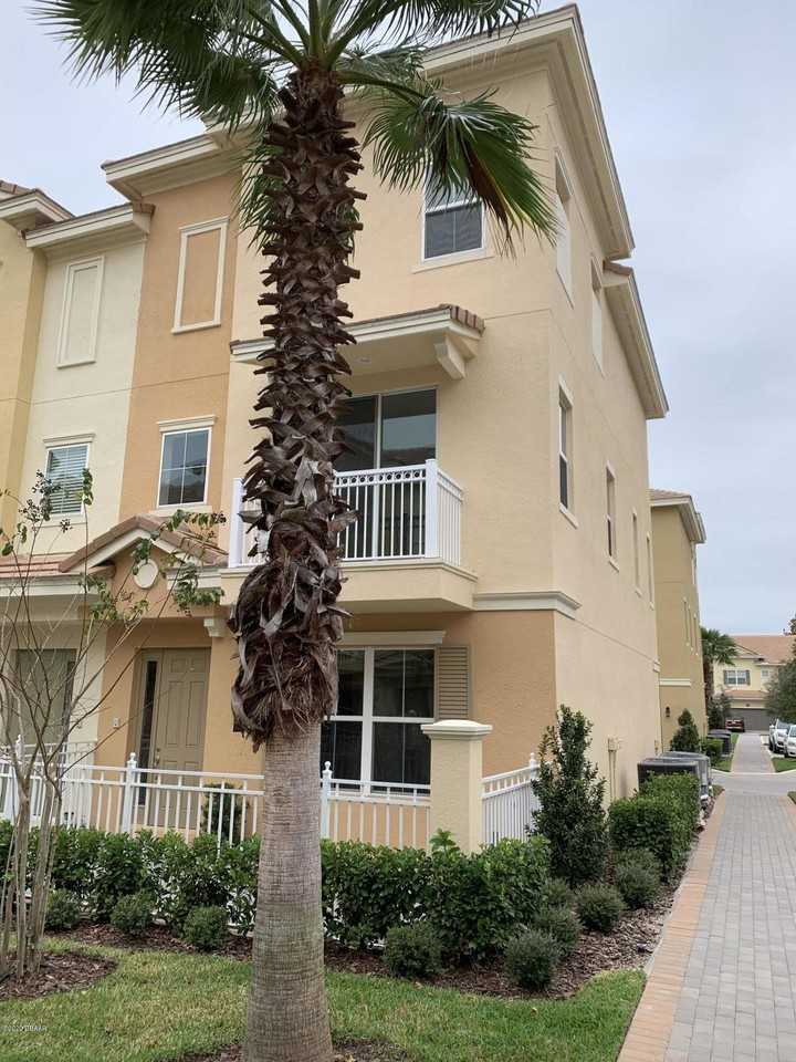 1296 Bolton Place - Photo 3 of 22