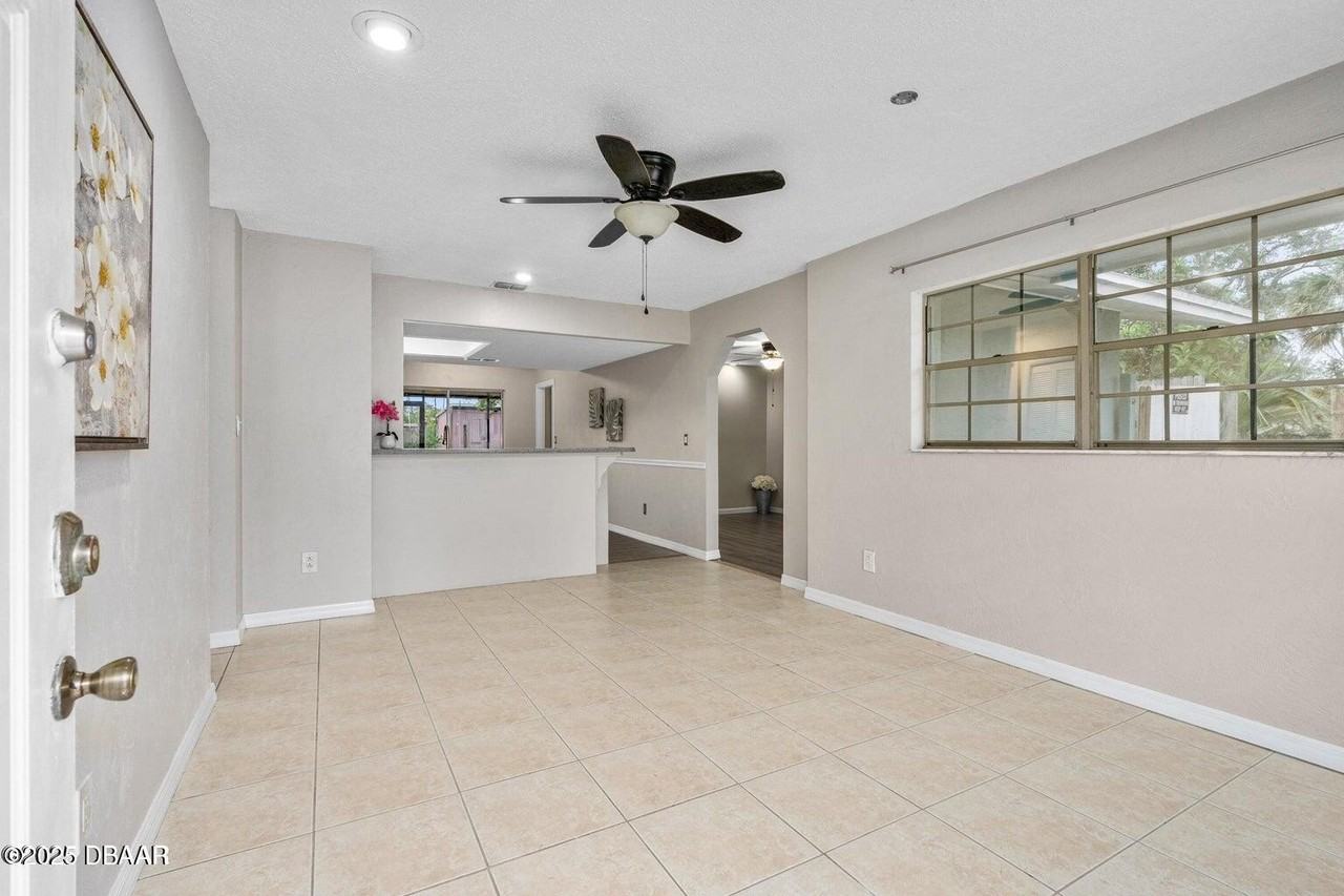 1702 Carolina Ave - Photo 3 of 25