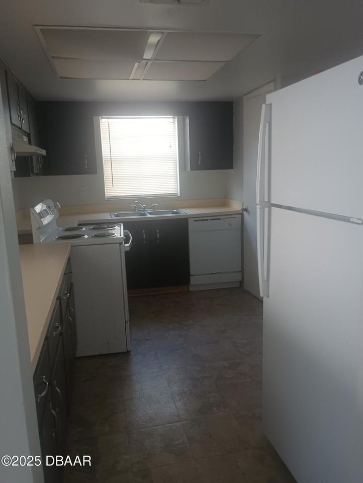 428 Banana Cay Drive #D - Photo 7 of 37