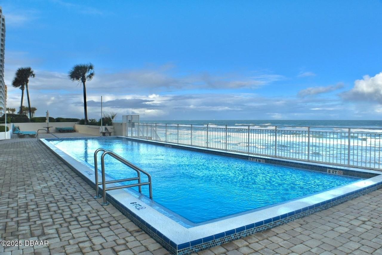 2967 S Atlantic Ave Apt 702 #702 - Photo 3 of 27